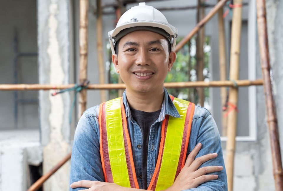 muncitor in constructii din Asia in Romania